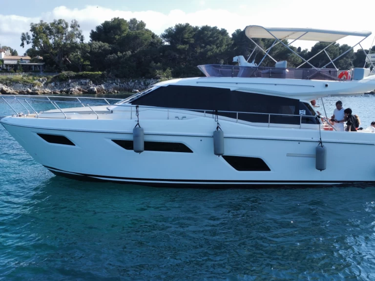 Noleggio Barca a motore a La Napoule – Ferretti 450 FLY