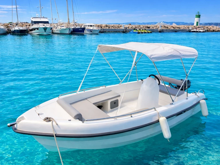 Noleggio Barca a motore Karel con patente nautica