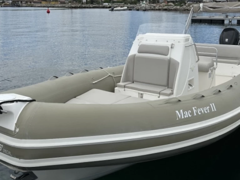 Noleggiare una Joker Boat Clubman 26 a Porto-Vecchio