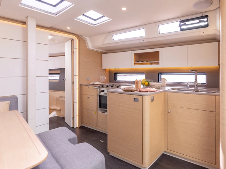 Noleggio Barca a vela con o senza skipper Dufour a Carloforte