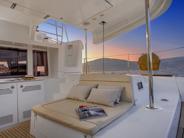 Noleggio Catamarano Lagoon con patente nautica