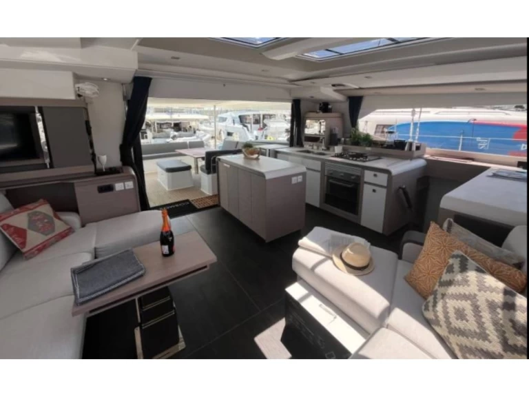 Noleggio a Álimos – Fountaine Pajot Aura 51 su SamBoat