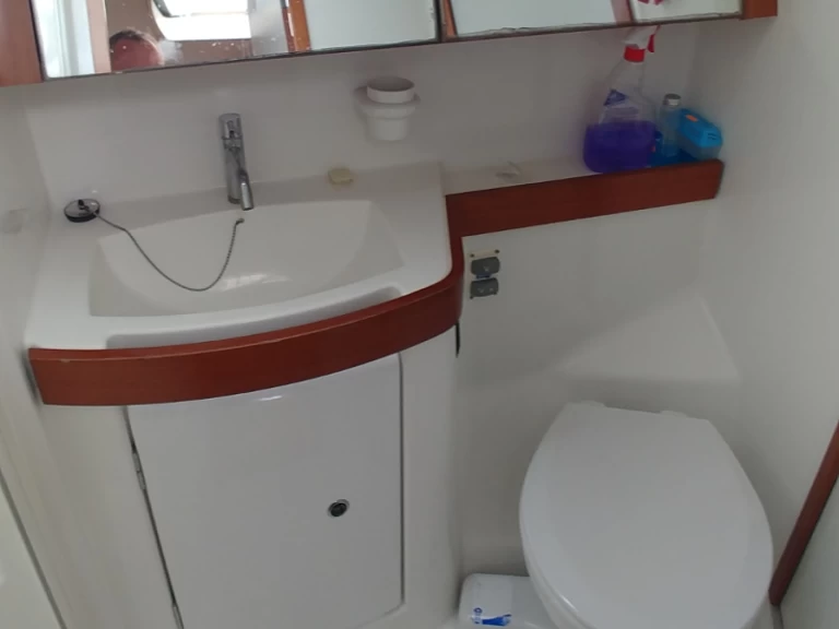 Noleggio barche Bénéteau Oceanis 40 a Zante su Samboat