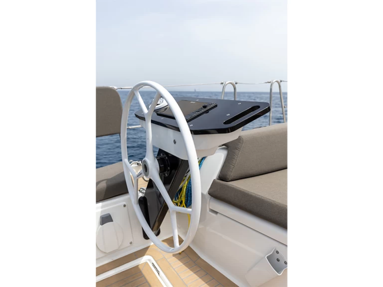 Noleggio Barca a vela con o senza skipper Dufour a Carloforte