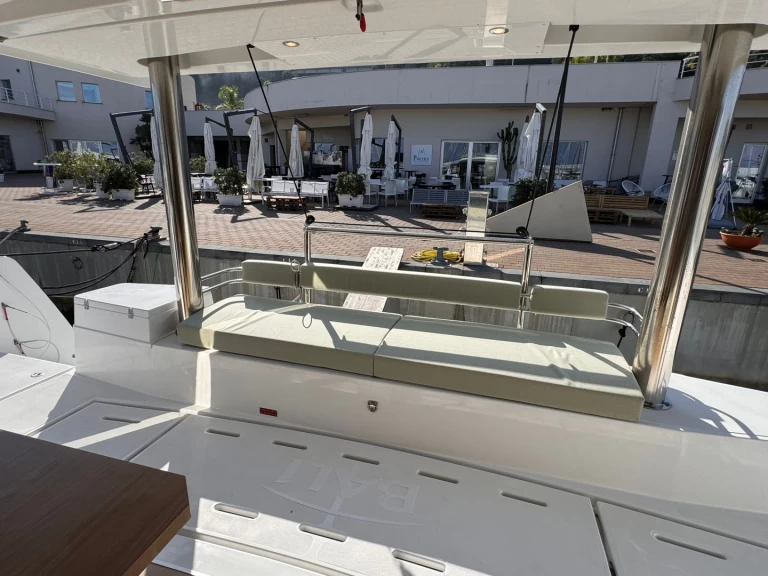 Noleggio Catamarano a Olbia – Bali Bali 4.8 Silver Dolphin