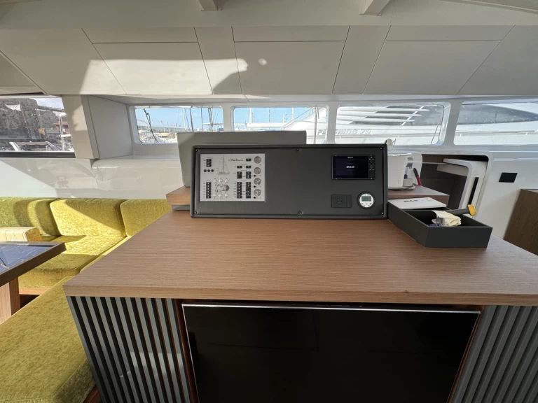 Noleggio a Zara –  Delta F40-XT su SamBoat