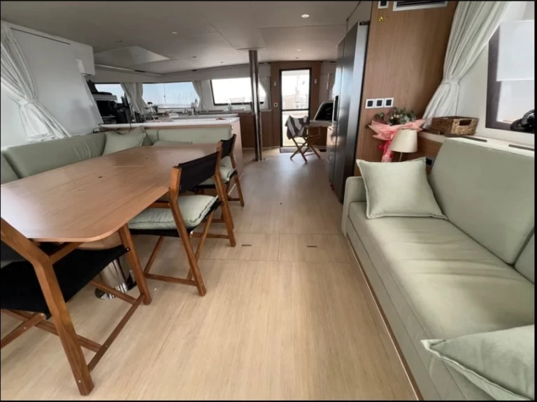 Noleggio Catamarano a Eden Island – Bali Bali 5.4