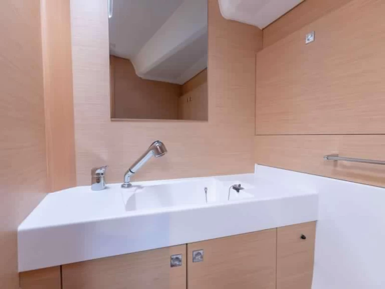 Barca a vela a noleggio a Pisticci al miglior prezzo