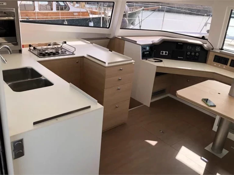 Noleggio Catamarano con o senza skipper Bali a Palermo