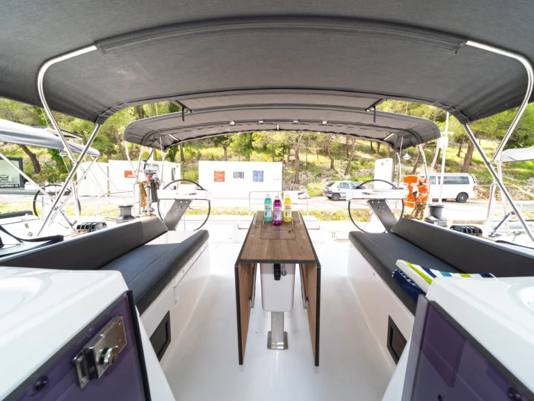 Noleggio Barca a vela con o senza skipper Dufour a Scardona