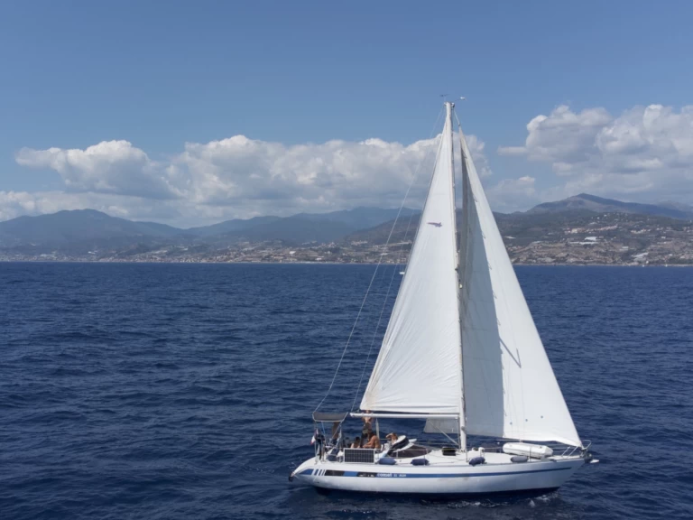 Noleggio Barca a vela Comar con patente nautica