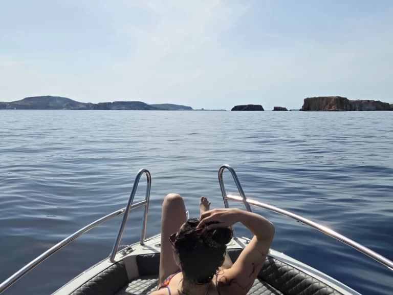 Noleggio barche Isatek Cobra 495 a Mílos su Samboat