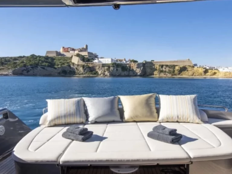 Noleggiare una Pershing Pershing 62 a Ibiza Town