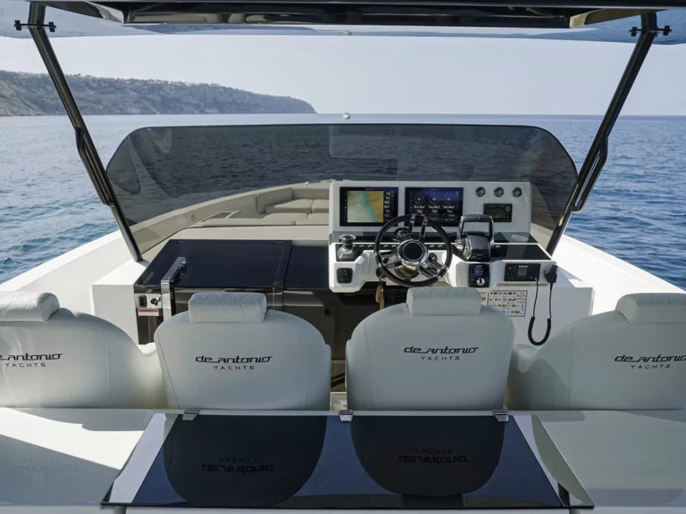 De Antonio D42 da affittare a  Alyki