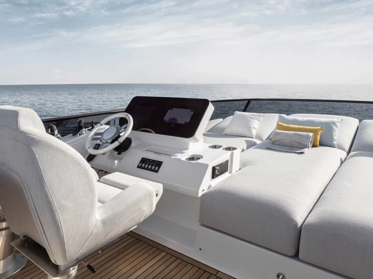 Azimut Azimut 53 Fly da affittare a  Polignano a Mare