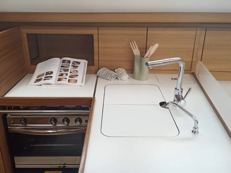 Noleggio Barca a vela con o senza skipper Elan a Ibiza Town