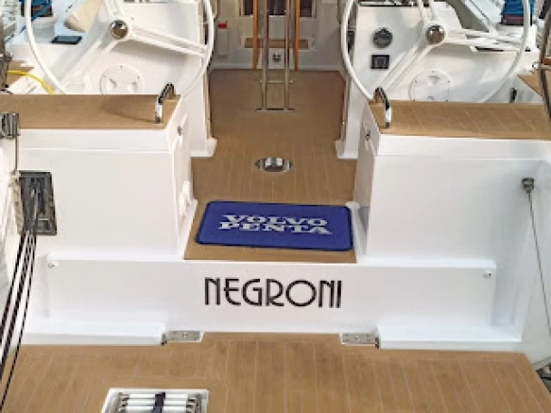 Noleggio Barca a vela Elan con patente nautica