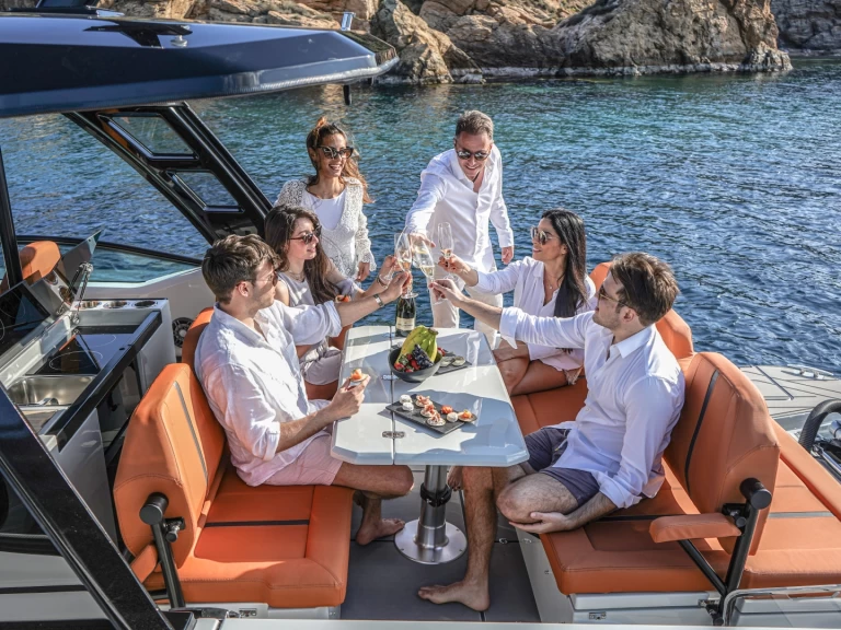 Noleggiare una Saxdor Saxdor 320 GTO a Ibiza Town