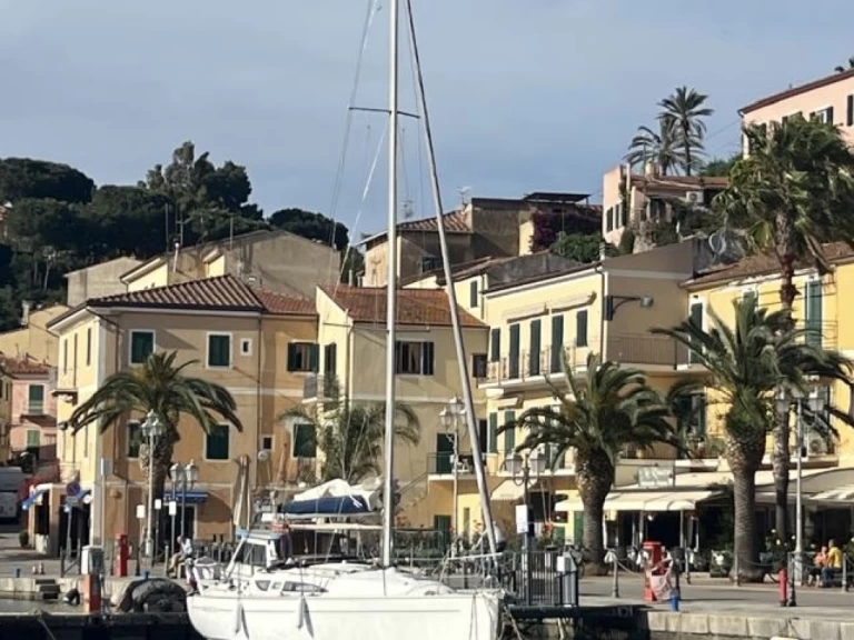 Jeanneau Sun Fast 32i da affittare a  Santa Maria Poggio