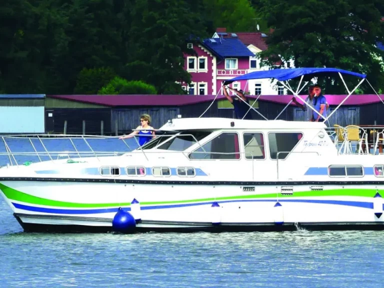 Barca a motore a noleggio a Lübz al miglior prezzo