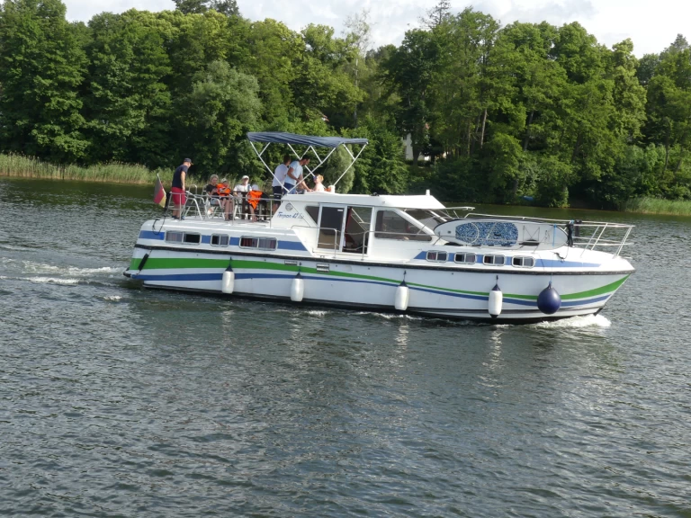 Noleggiare una  Tarpon 42 N a Lübz