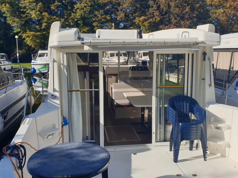 Noleggiare una Nicols Yacht Nicols Sedan 1160 a Lübz