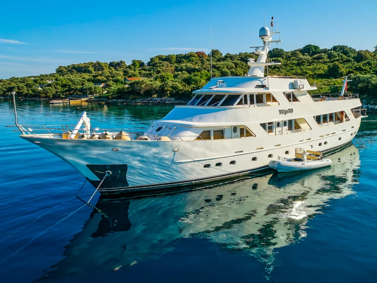 Noleggiare una Benetti Benetti Classic 115 a Trogir