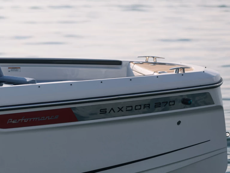 Barca a motore a noleggio a Anávyssos al miglior prezzo