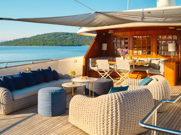 Noleggio Yacht di lusso Benetti con patente nautica