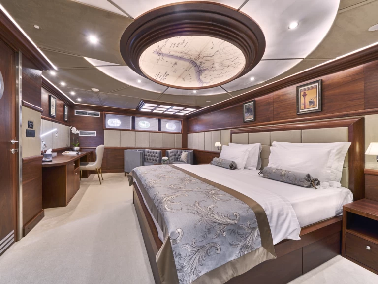 Noleggio barche Spalato economico Luxury motor sailer