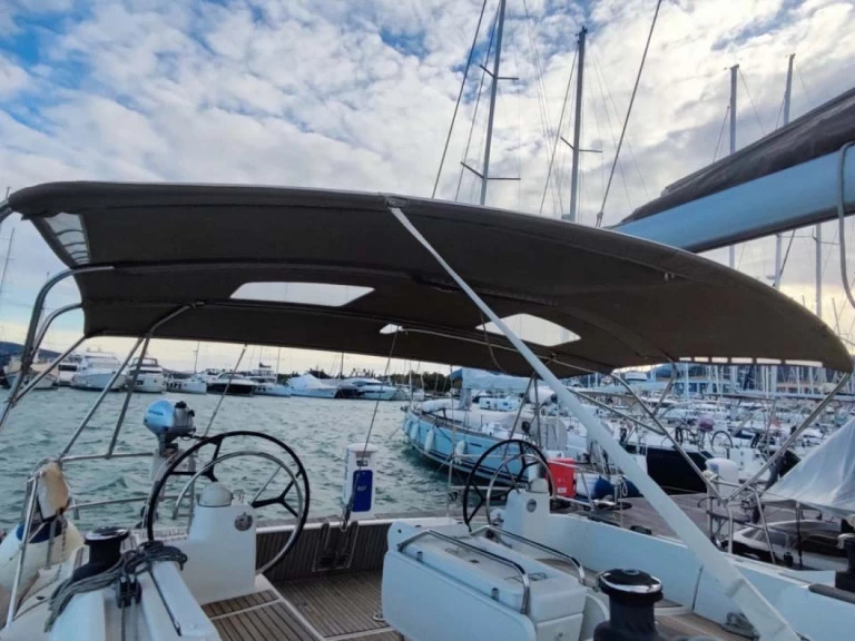 Noleggiare una Jeanneau Sun Odyssey 519 a Lefkáda