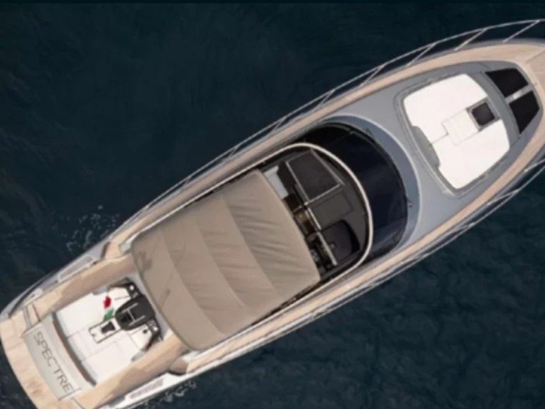 Noleggio Barca a motore Riva con patente nautica