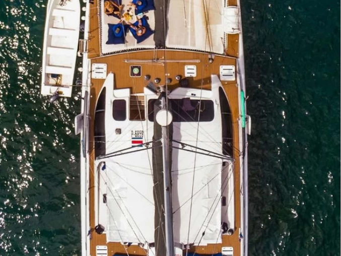 Catamarano a noleggio a Playa Hermosa al miglior prezzo