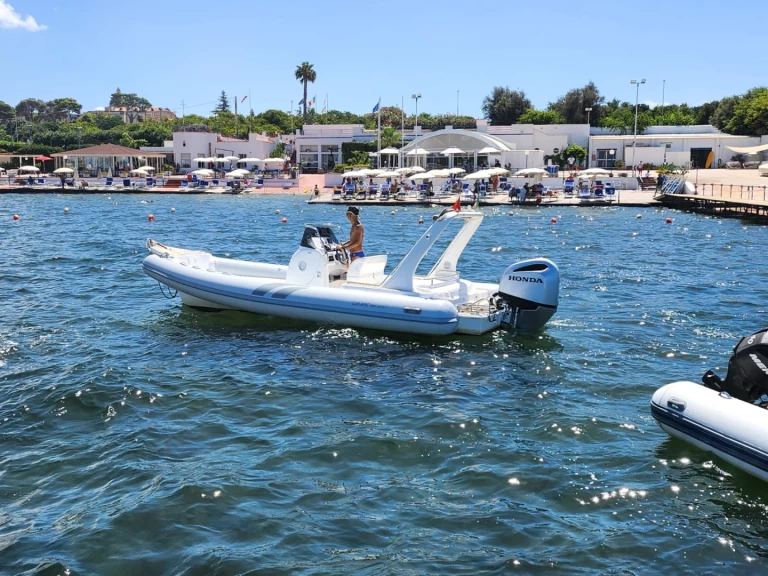 Noleggio Gommone Colbac marine con patente nautica