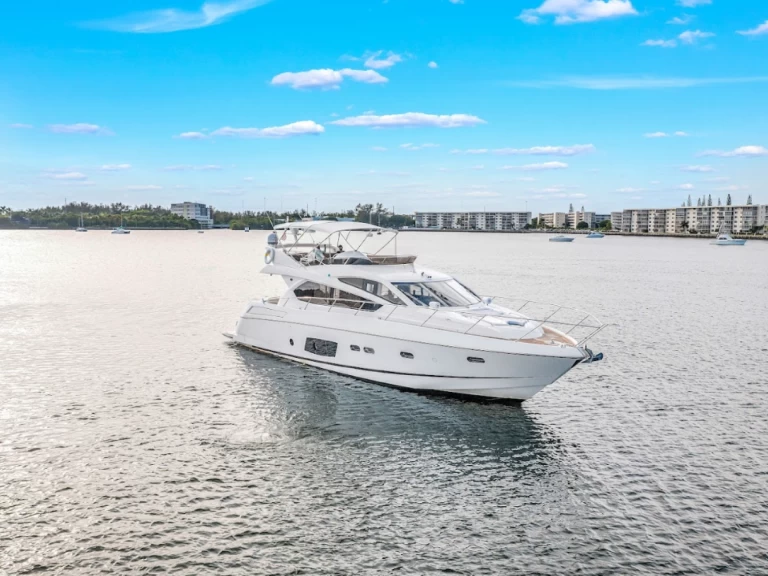 Noleggio Yacht di lusso con o senza skipper Sunseeker a Miami Beach