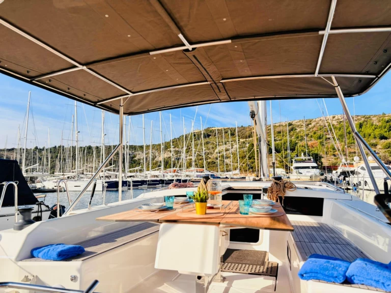 Noleggiare una Dufour Dufour 530 a Primošten