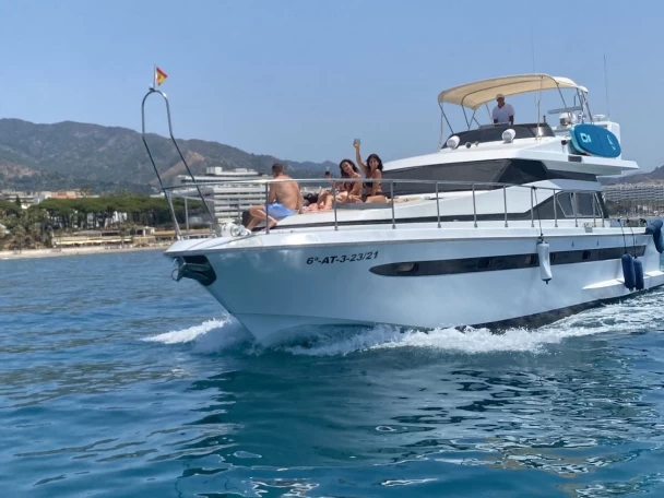 Noleggiare una Astondoa Astondoa 50 GL a Marbella