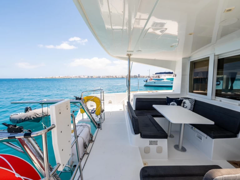 Noleggio Catamarano a Ta' Xbiex – Lagoon Lagoon 39