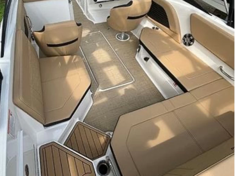 Noleggio barche Sea Ray SPX 230 a Thonon-les-Bains su Samboat