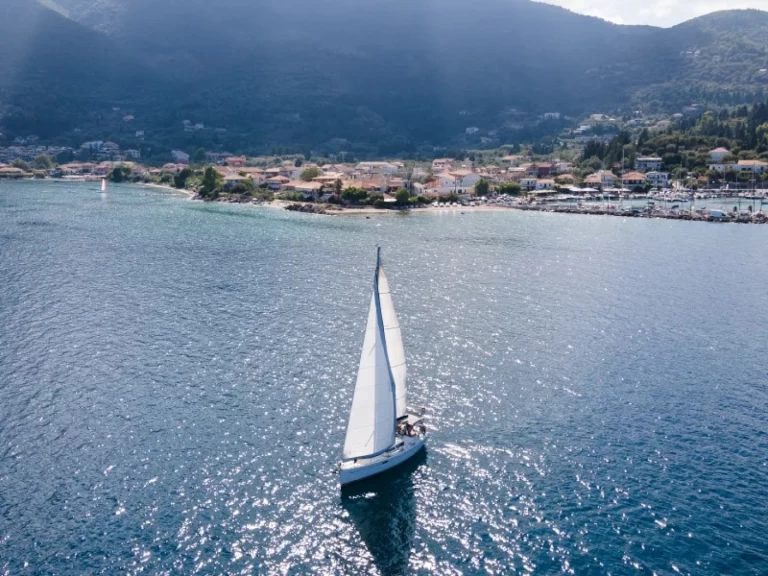 Noleggio Barca a vela Jeanneau con patente nautica