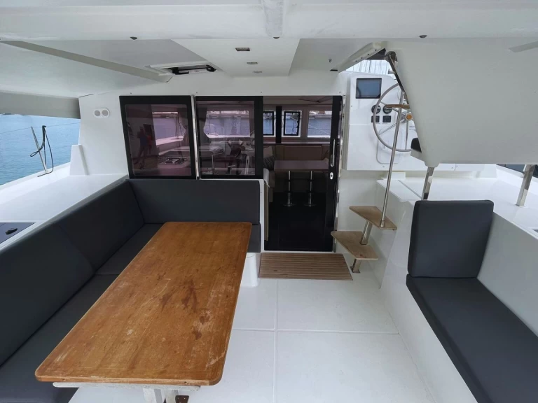 Noleggio Catamarano Fountaine Pajot con patente nautica