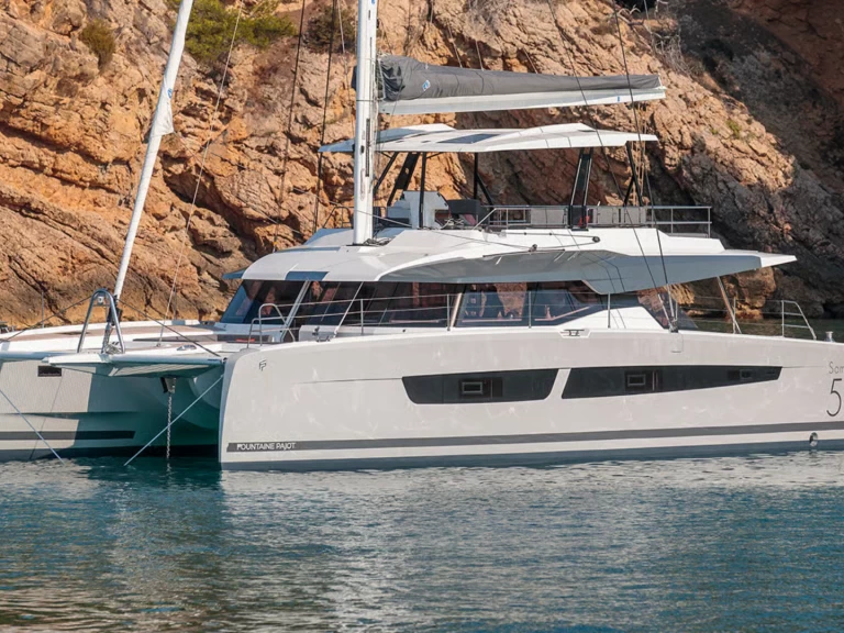 Noleggio Catamarano con o senza skipper Fountaine Pajot a Palermo
