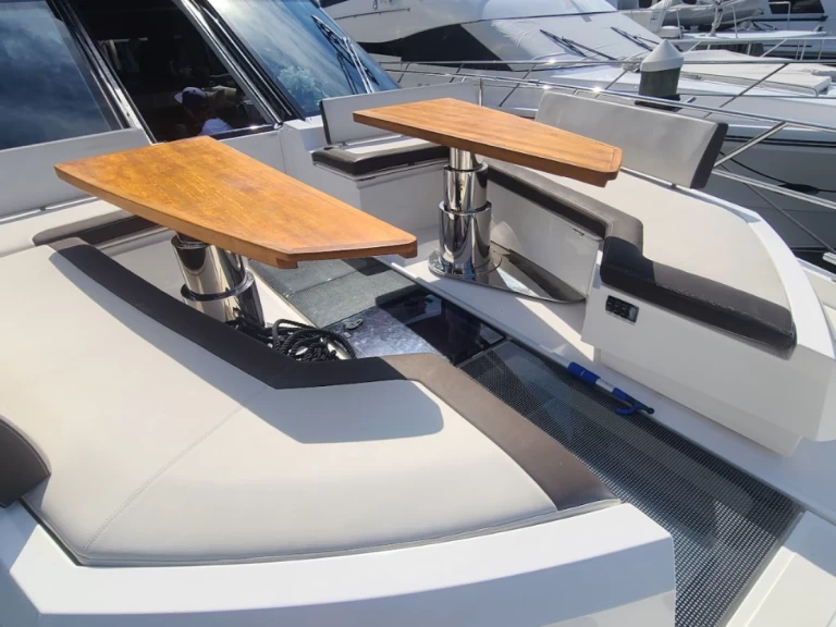 Noleggio Yacht di lusso con o senza skipper Galeon a Miami Beach