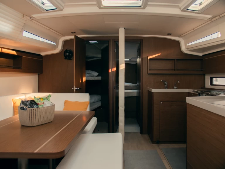 Noleggio barche Bénéteau Oceanis 40.1 a Olbia su Samboat