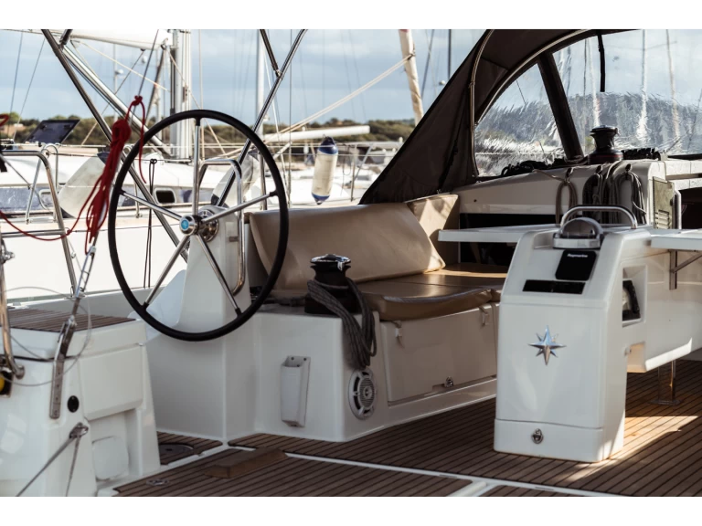 Noleggio barche Olbia economico Sun Odyssey 490