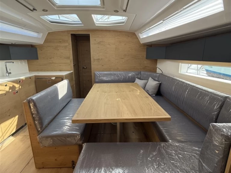 Elan Impression 45 da affittare a  Pola