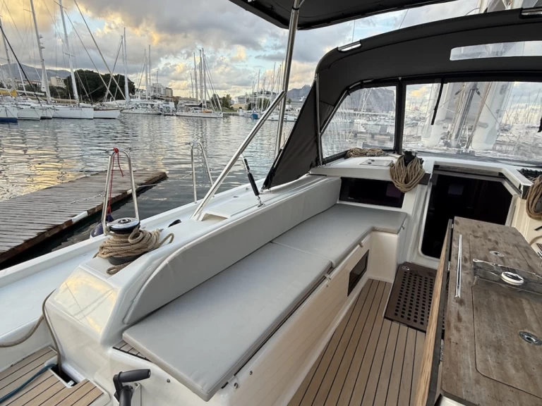Noleggiare una Dufour Dufour 530 a Palermo