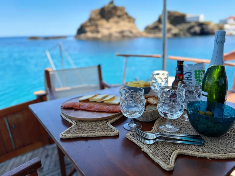 Barca a motore a noleggio a Mahón al miglior prezzo