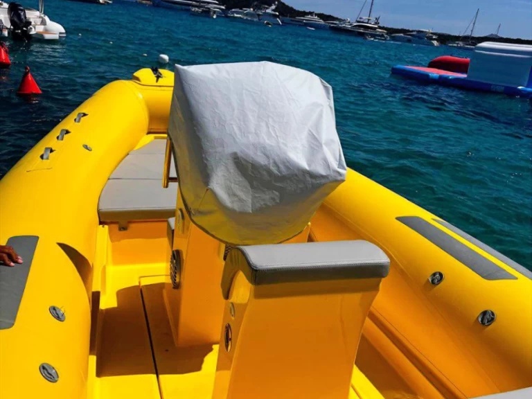 Gommone a noleggio a Arzachena al miglior prezzo