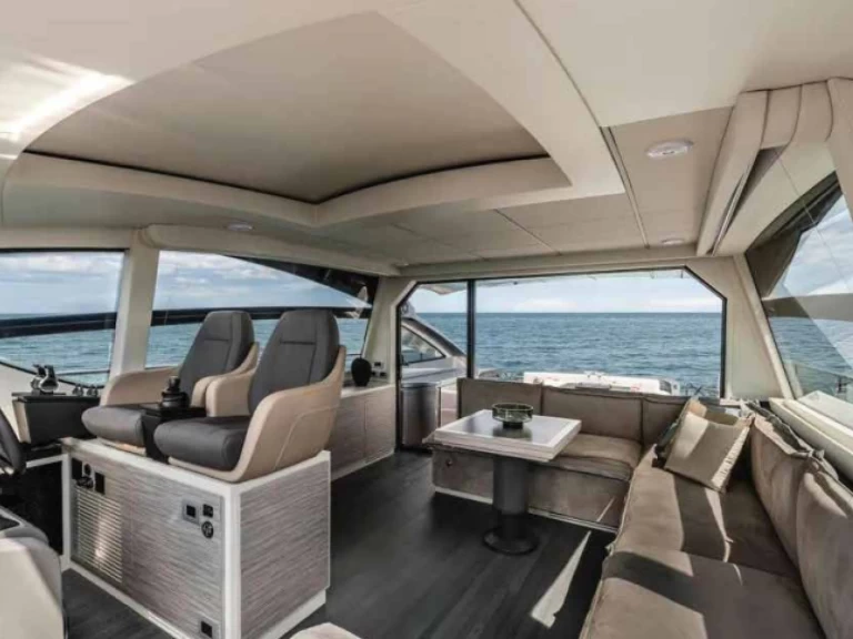 Noleggio barche Pershing 6X a Castellammare di Stabia su Samboat